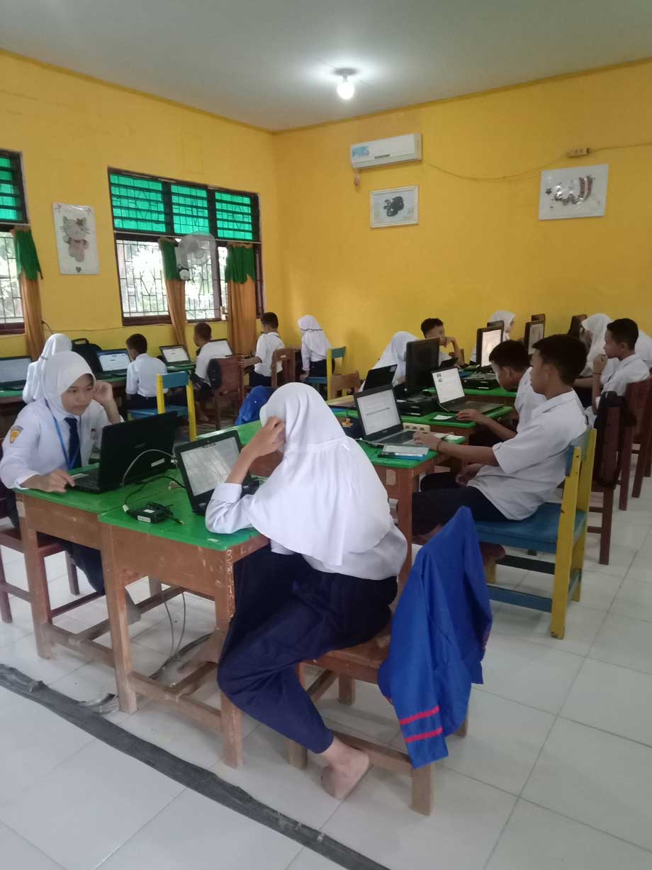 Laboratorium Komputer - SMPN 3 DUA PITUE KALOSI